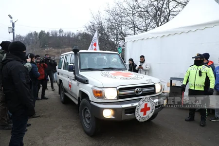 ICRC vehicles and ambulances pass freely through Khankandi-Lachin road again - VIDEO