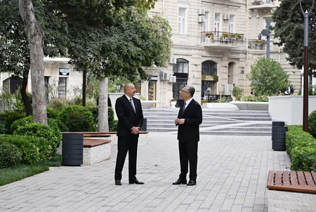 Prezident “Xaqani” bağında və ətraf ərazilərdə aparılmış abadlıq və yenidənqurma işlərindən sonra yaradılan şəraitlə tanış olub - YENİLƏNİB