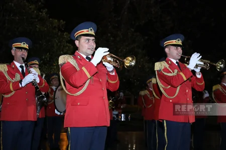 Bakıda Zəfər Günü münasibətilə hərbi orkestrlərin ifasında nümunəvi çıxışlar olub