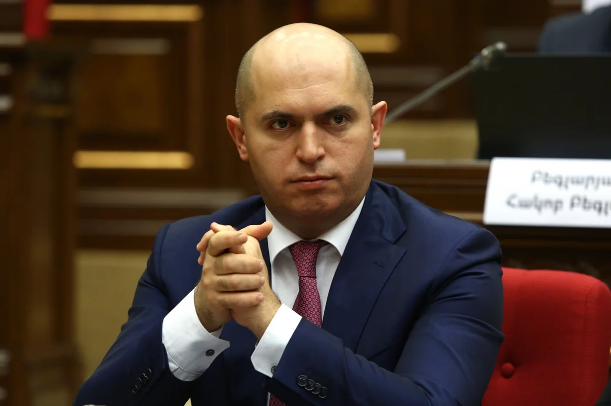 Ermənistanın hakim partiyası müxalifətə keçir