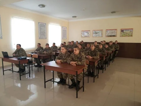 Azərbaycan Ordusunda 20 Yanvar şəhidlərinin xatirəsi anılıb - FOTO