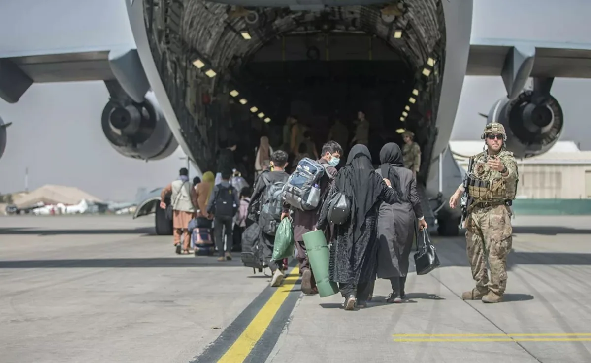 ABŞ Əfqanıstandan 88 min nəfəri təxliyə edib