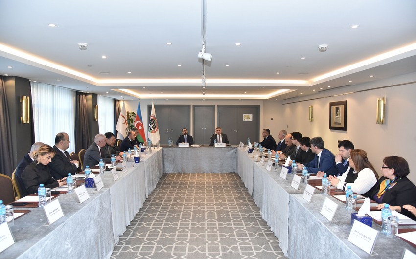Qarabağ Dirçəliş Fonduna ianə edən Vəkillər Kollegiyasının üzvlərinə ianə sertifikatları təqdim edilib