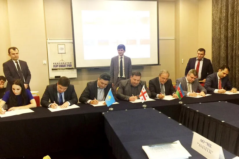 В Баку подписан протокол о введении тарифов Транскаспийского международного транспортного маршрута