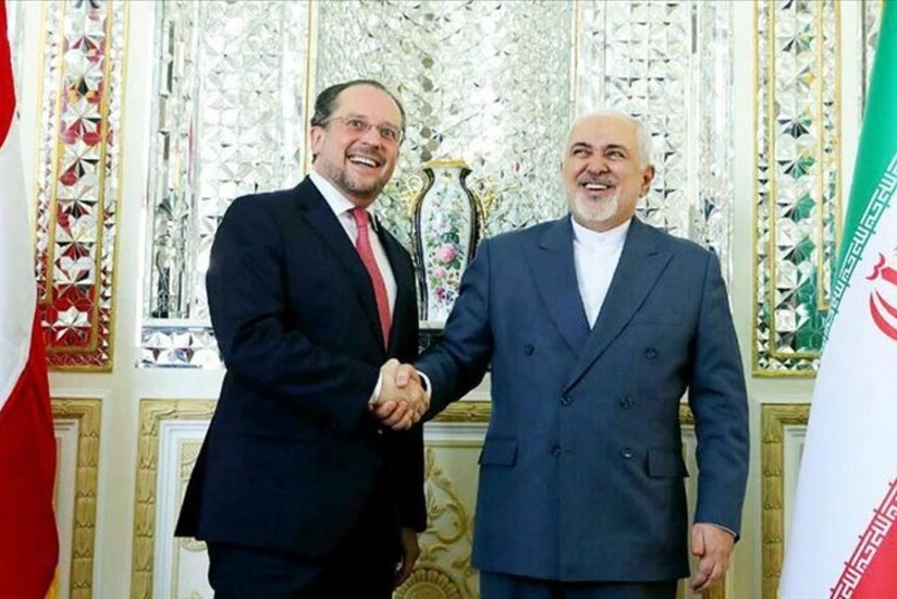 İran XİN başçısı koronavirusu lağa qoydu