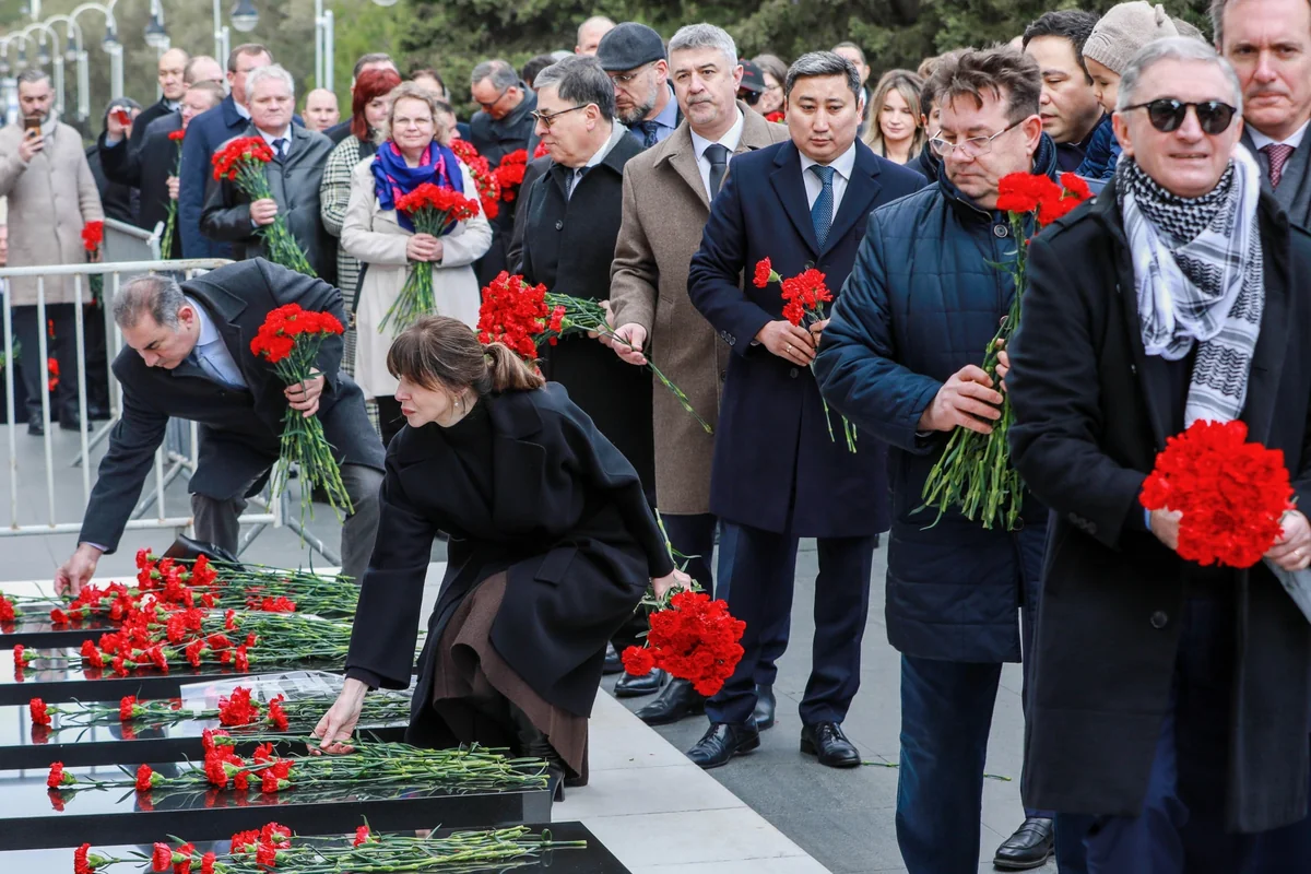 Vladanka Andreyeva Şəhidlər xiyabanını ziyarət edib