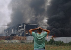 Death toll rises as wildfires rage across Greece 