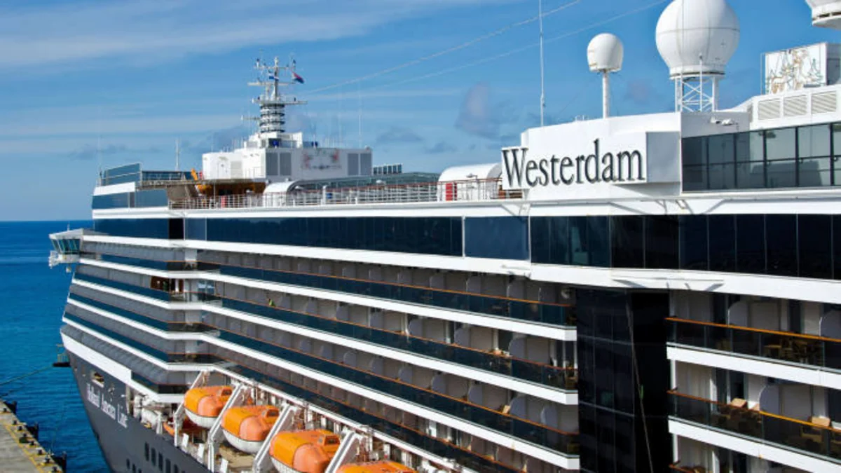 Лайнеру Westerdam разрешили пришвартоваться в Камбодже