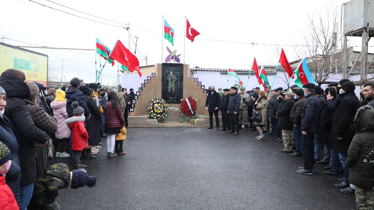 Bakıda şəhidin xatirəsinə tikilən bulağın açılışı olub