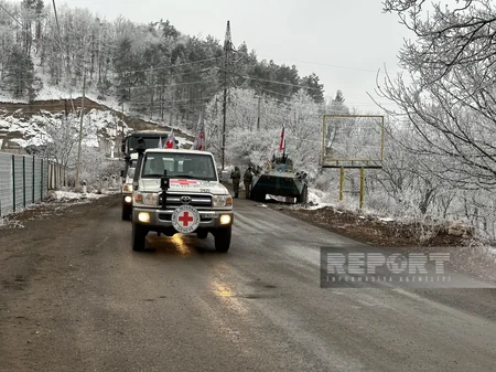 Xankəndi-Laçın yolunda BQXK-yə məxsus 7 avtomobilin növbəti dəfə hərəkətinə şərait yaradılıb - YENİLƏNİB
