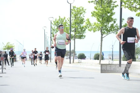 Heydər Əliyev Fondunun təşəbbüsü ilə keçirilən “Bakı Marafonu 2024” start götürüb