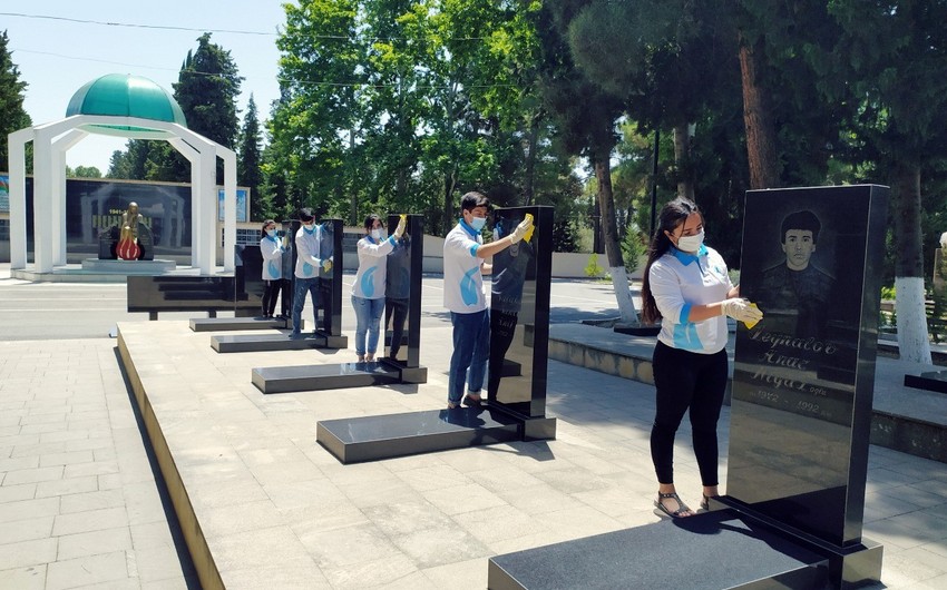 Göyçayda könüllülər nümunəvi aksiya həyata keçiriblər