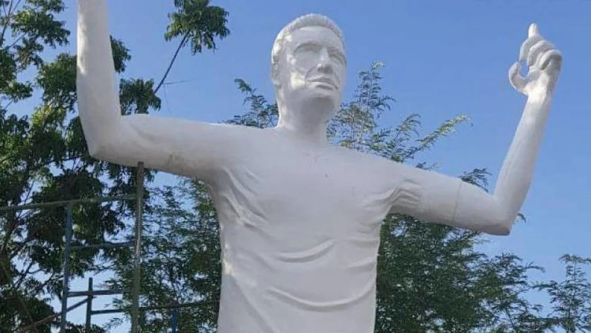 Kolumbiyada futbolçu Radamel Falkaoya heykəl qoyulub