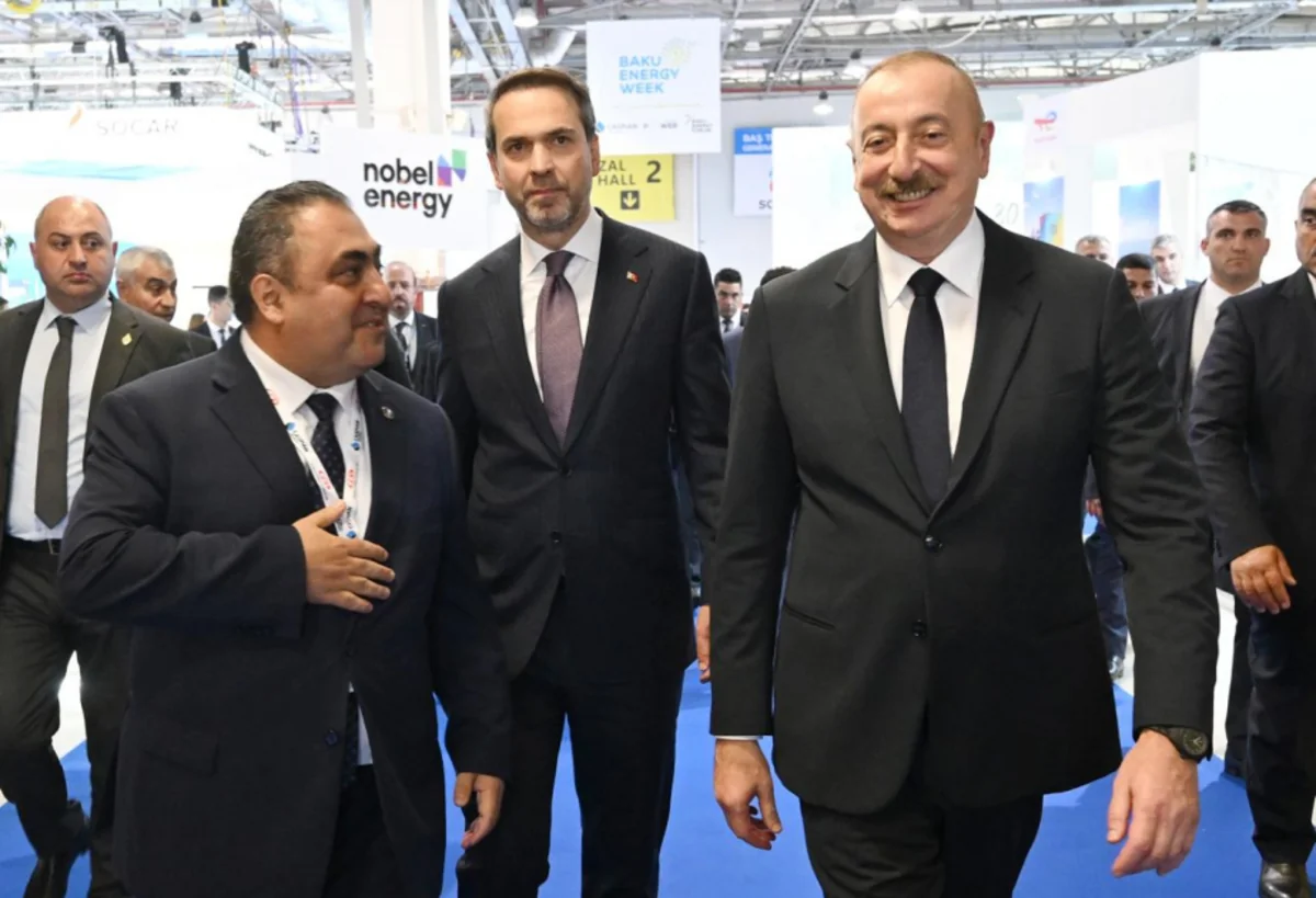 Prezident İlham Əliyevə “Caspian Energy” jurnalı təqdim edilib