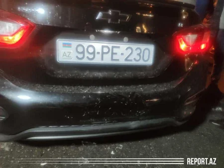 Babək prospektində iki avtomobil toqquşdu - FOTO