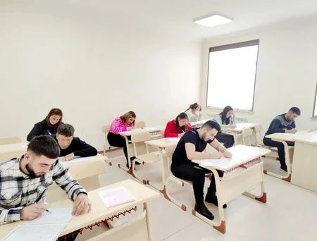 Naxçıvanda eksternat qaydasında aralıq imtahanı keçirilib