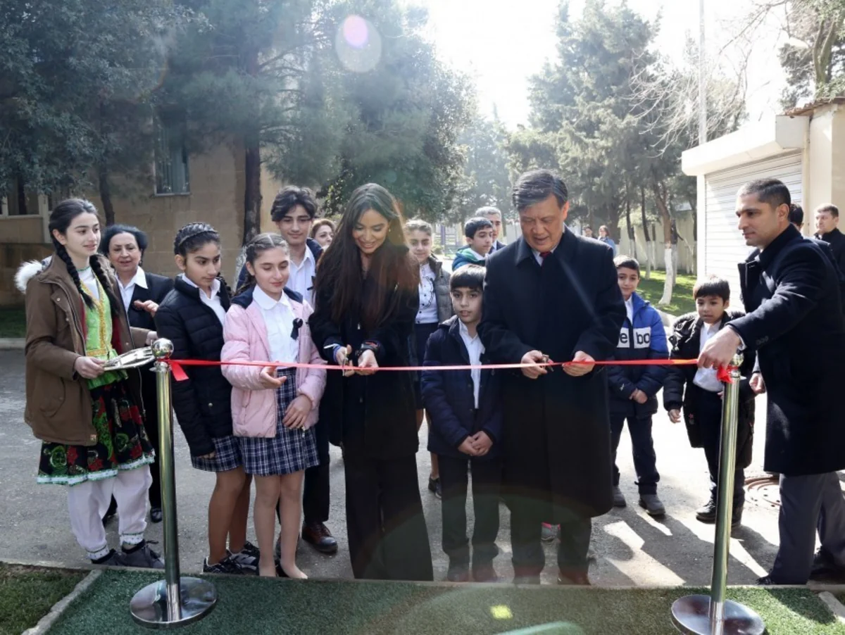 Leyla Əliyeva Suraxanıdakı 2 saylı uşaq evinin sakinləri ilə görüşüb