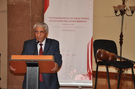 “Unudulmaqda olan xalq yaradıcılıq nümunələrinin bərpası mövzusunda konfrans keçirilib
