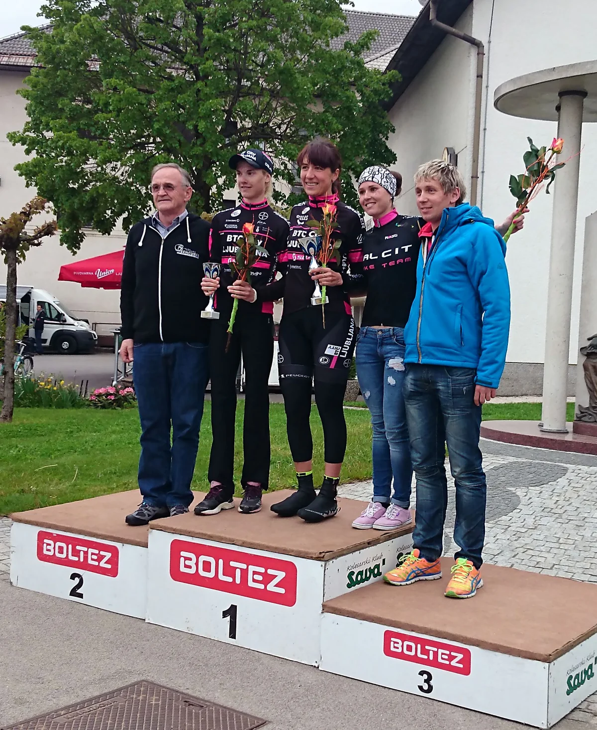 ​Azərbaycanın qadın velosipedçisi Sloveniyada çempion olub