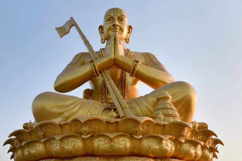 В Индии открыли 66-метровую статую мудреца Рамануджи