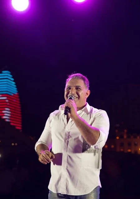 Heydər Əliyev Mərkəzində Ədalət Şükürovun solo konserti olub