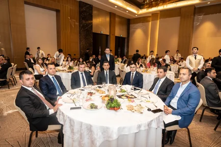 5-ci Yerli şirkətlərin tanıtım sərgisinin yekunu münasibətilə axşam ziyafəti keçirilib