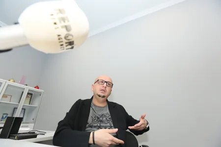 Cəfər Axundzadə: “Qızıma söz vermişəm ki, tezliklə siqareti atacağam - MÜSAHİBƏ