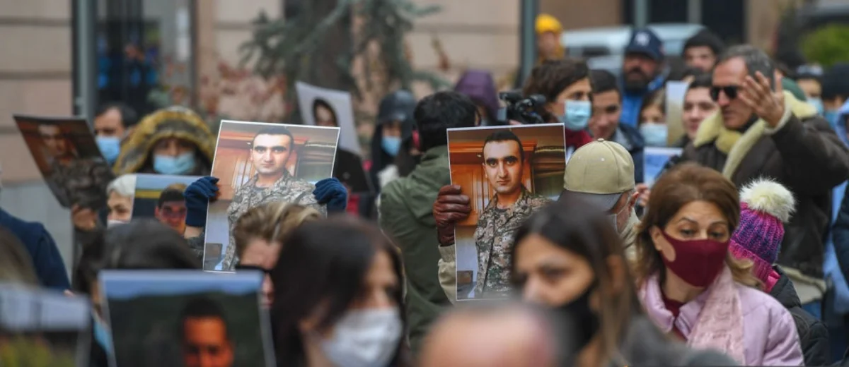 У посольства России в Ереване состоялась акция