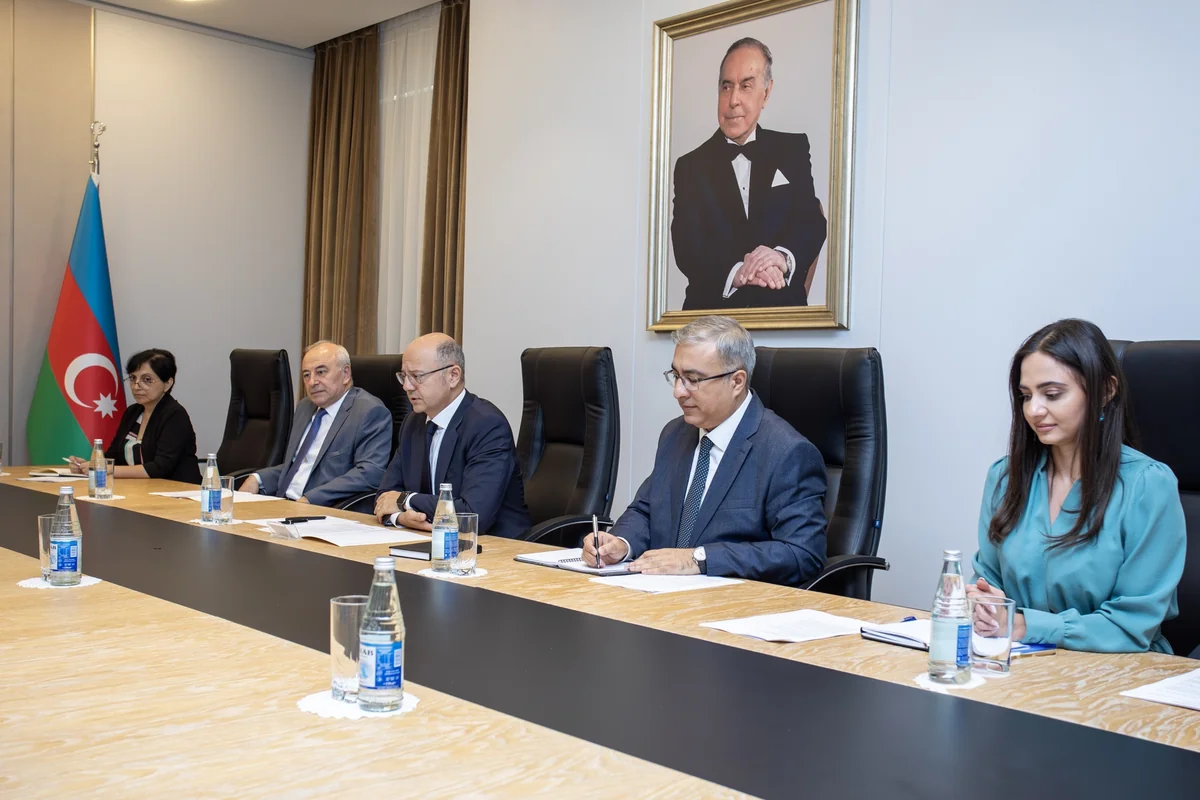 Azerbaijan, WB mull projects on energy transmission from Caspian Sea to Europe