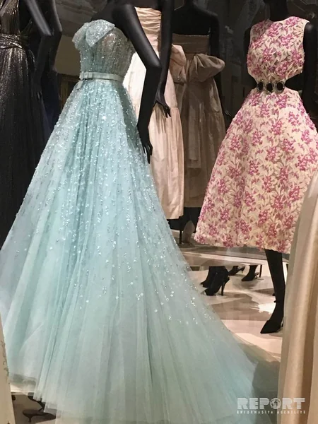 Parisdə məşhur modelyer Kristian Diorun yaradıcılığının 70 illiyi qeyd olunub - FOTOREPORTAJ