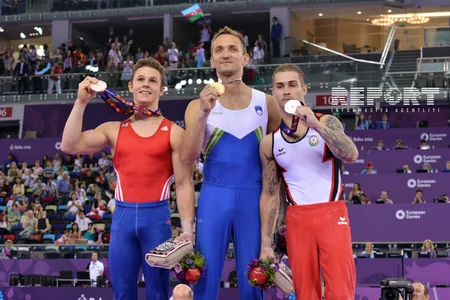 Azərbaycanın birinci xanımı Bakı 2015in medalçılarını mükafatlandırıb