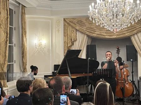 Zəfər Günü Parisdə qeyd edilib