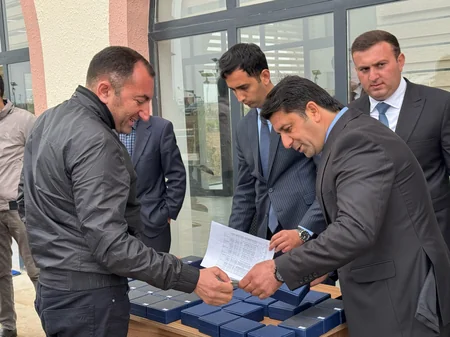 Ağdamın Sarıcalı kəndinə növbəti köç karvanı çatıb və açarlar təqdim edilib - YENİLƏNİB