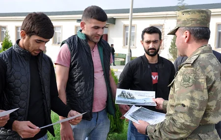 Cəbhə bölgəsində təbliğat-təşviqat işləri əməliyyat şəraitinə uyğun həyata keçirilir