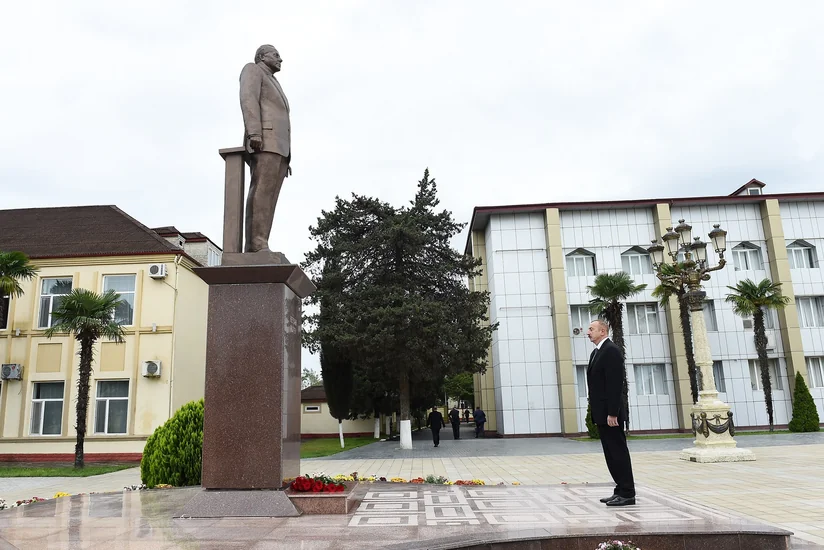 President Ilham Aliyev arrives in Astara district