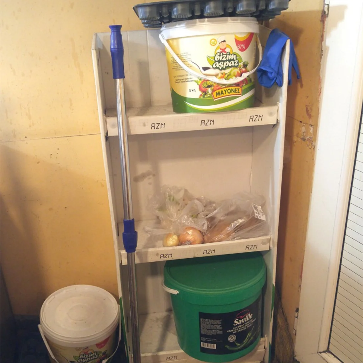 Bakıda nöqsanlar aşkarlanan dönərxana bağlanıb