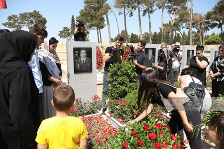 Milli Qəhrəman İlqar Mirzəyevin məzarı ziyarət olunub