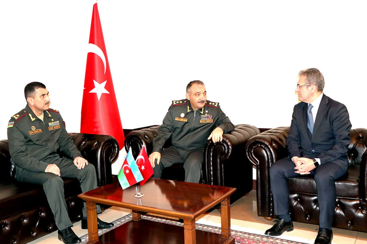 Müdafiə nazirinin müavini Türkiyənin Gəncədəki Baş konsuluna başsağlığı verib