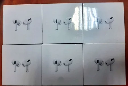Azərbaycan gömrükçüləri külli miqdarda iPhone telefonu müsadirə edib