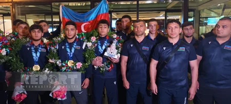 Avropa çempionu olan güləşçilərimiz Vətənə qayıdıblar