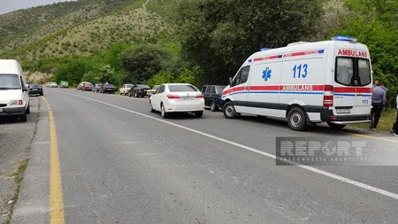 Şəkidə yol qəzası olub, 3 nəfər xəsarət alıb