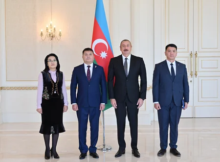 Ilham Aliyev receives credentials of new Kyrgyz envoy