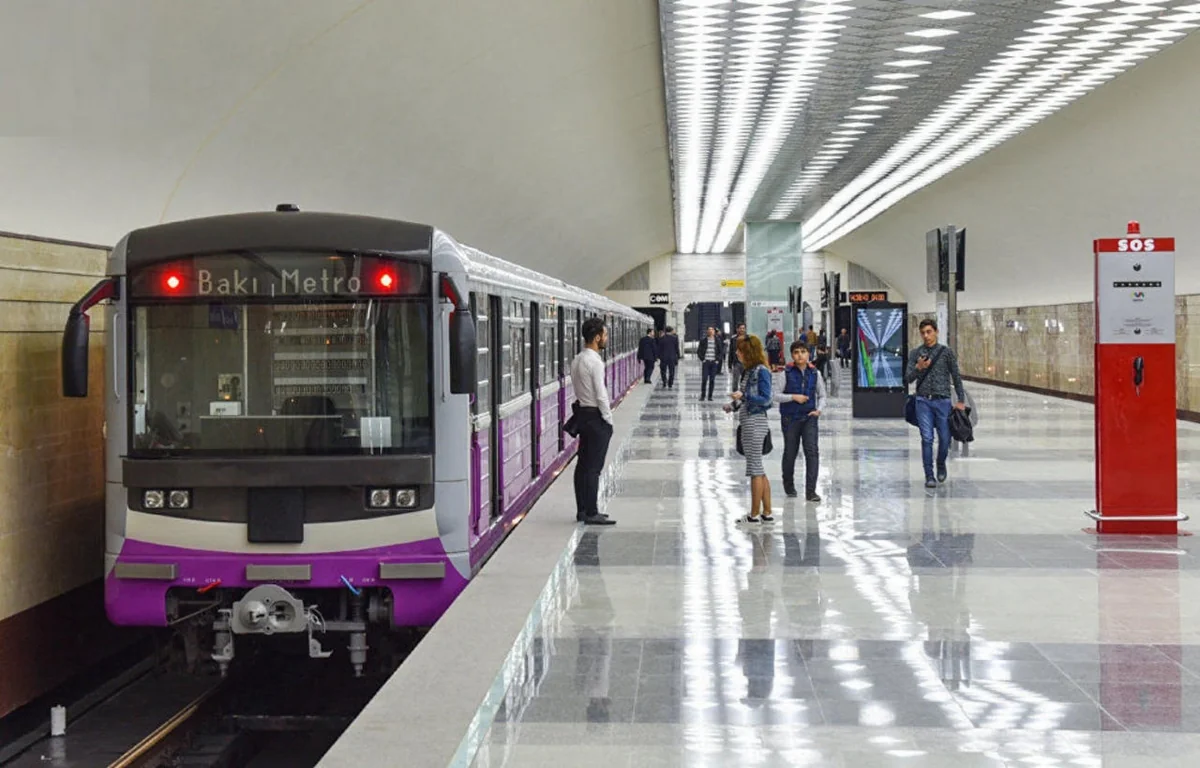Bakı metrosunda 70 yaşlı sərnişin vəfat edib