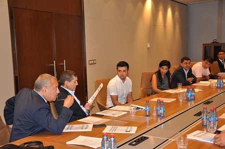 SOCAR Tender Committee for Study Abroad Program holds regular meeting