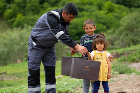 “AzerGold” Daşkəsəndə uşaqlar üçün növbəti “Kitab sovqatı” aksiyası keçirib