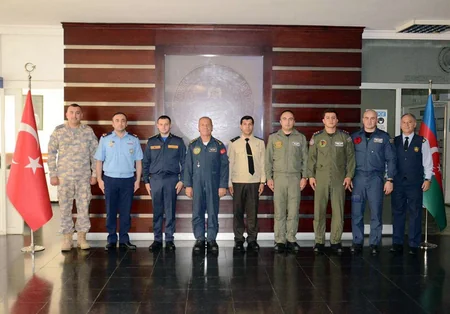 Azerbaijani serviceman takes first place in course in Türkiye