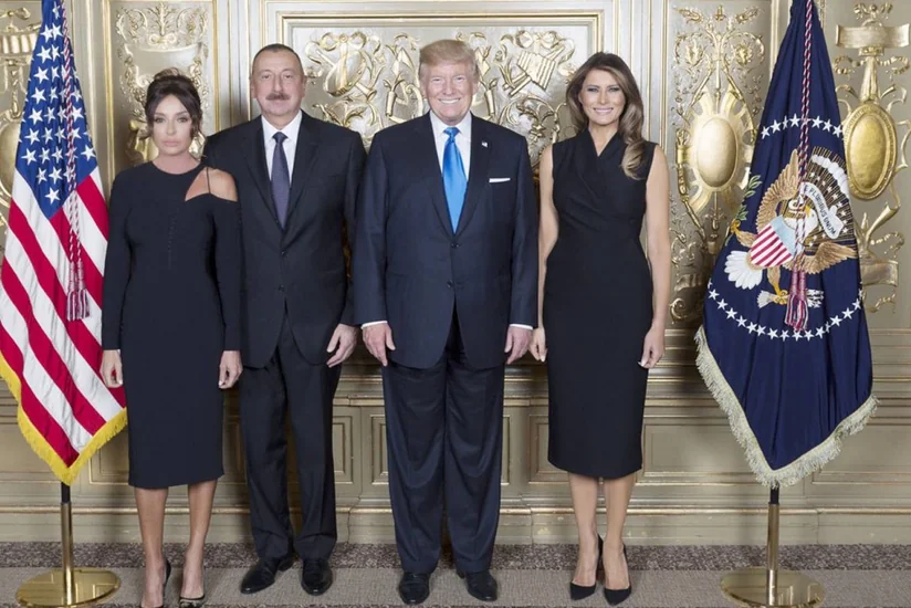 Президент Ильхам Алиев поздравил Дональда Трампа