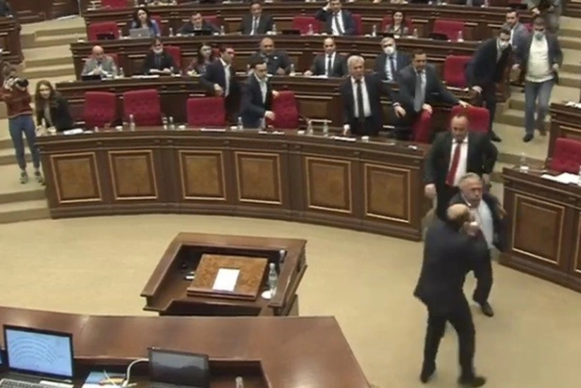 В парламенте Армении произошла драка - ВИДЕО