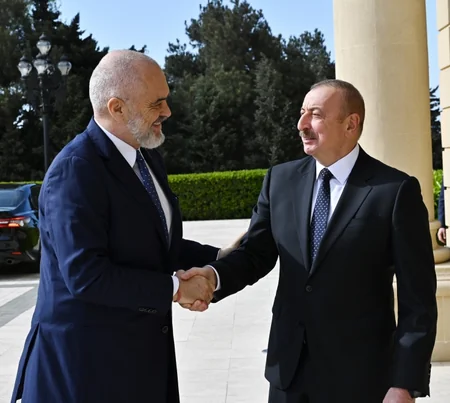 Prezident İlham Əliyevin Albaniyanın Baş naziri ilə təkbətək görüşü olub