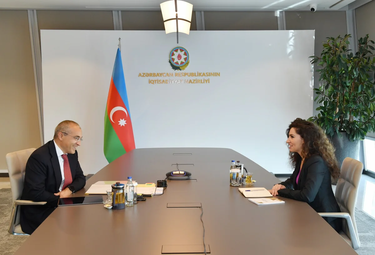 Mikayil Jabbarov meets with winners of Yukselish competition